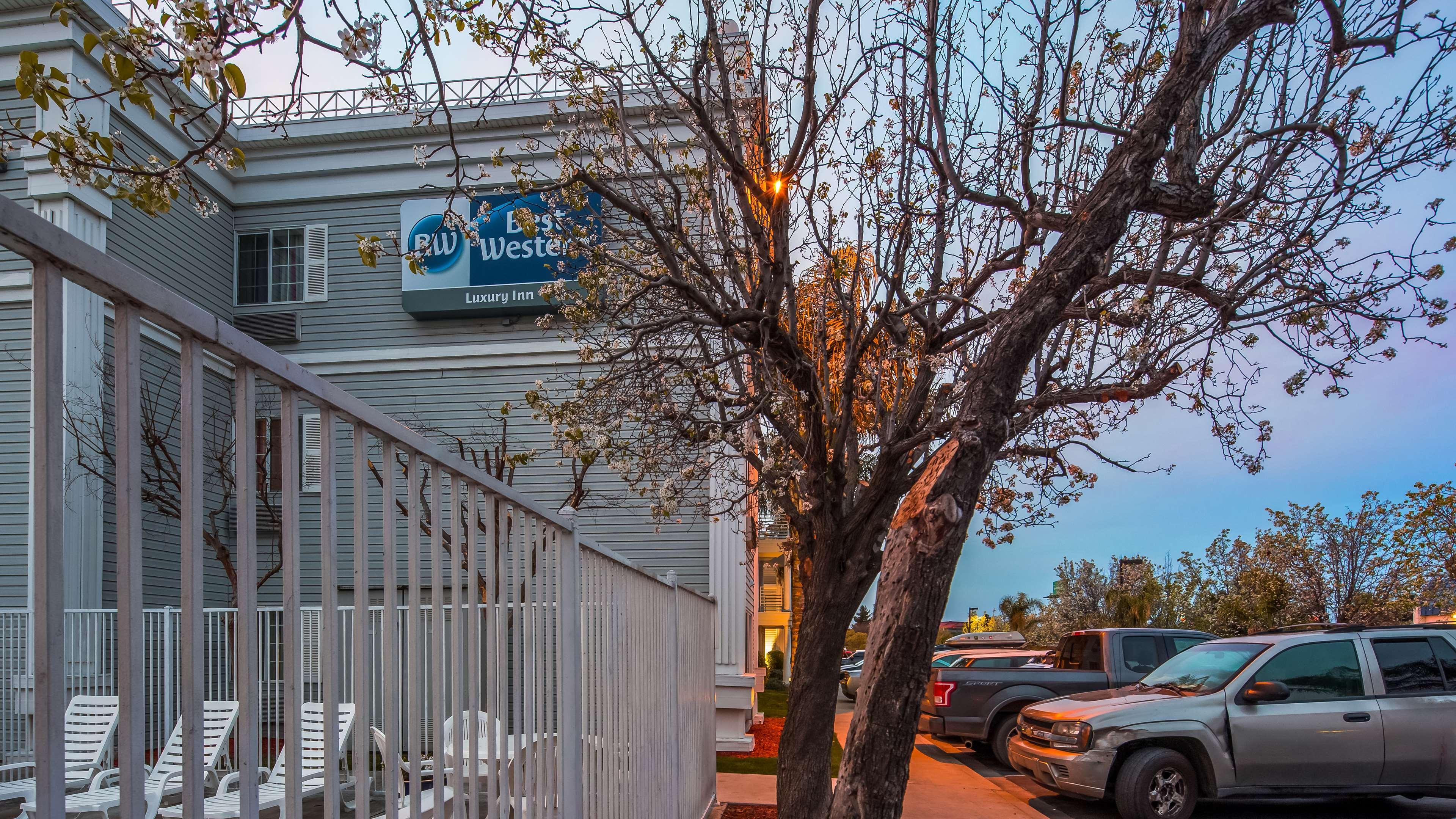 Best Western Luxury Inn Tracy Exterior foto