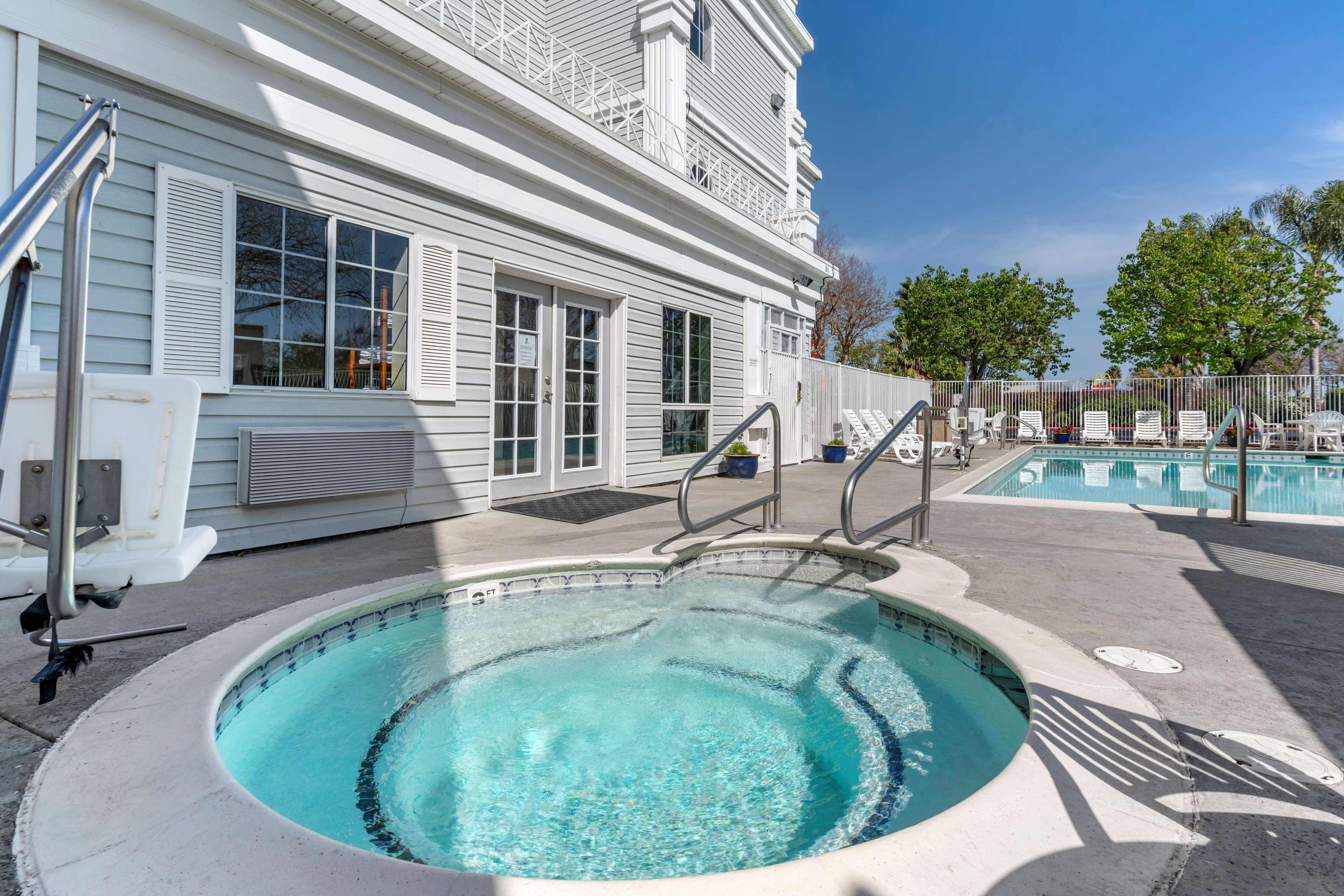 Best Western Luxury Inn Tracy Exterior foto